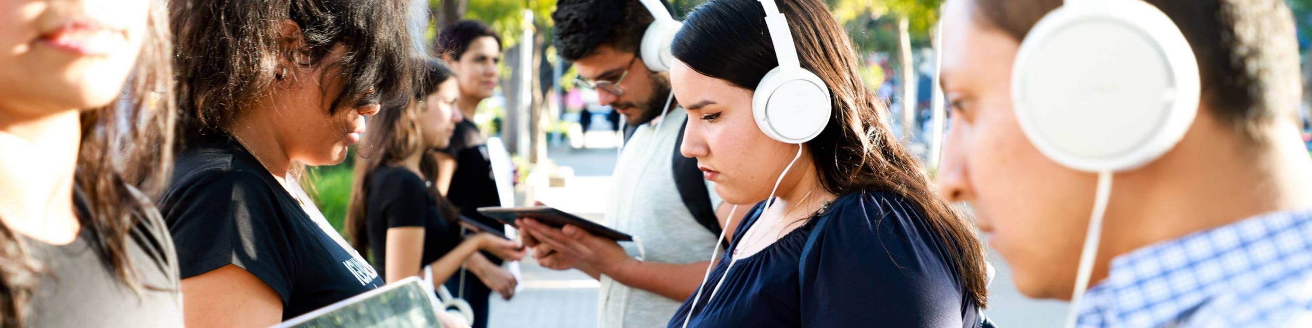 Hand,Shirt,Hearing,Gadget,Leisure