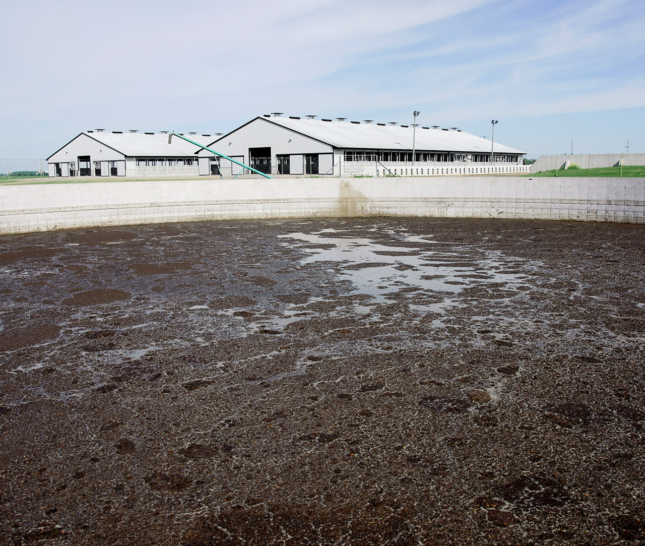 Sky,Land lot,Asphalt,Plain,Slope,Landscape,House
