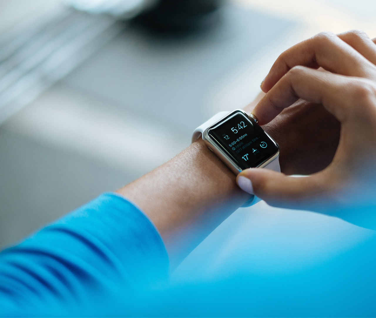 Watch,Hand,Azure,Gadget,Communication Device,Thumb