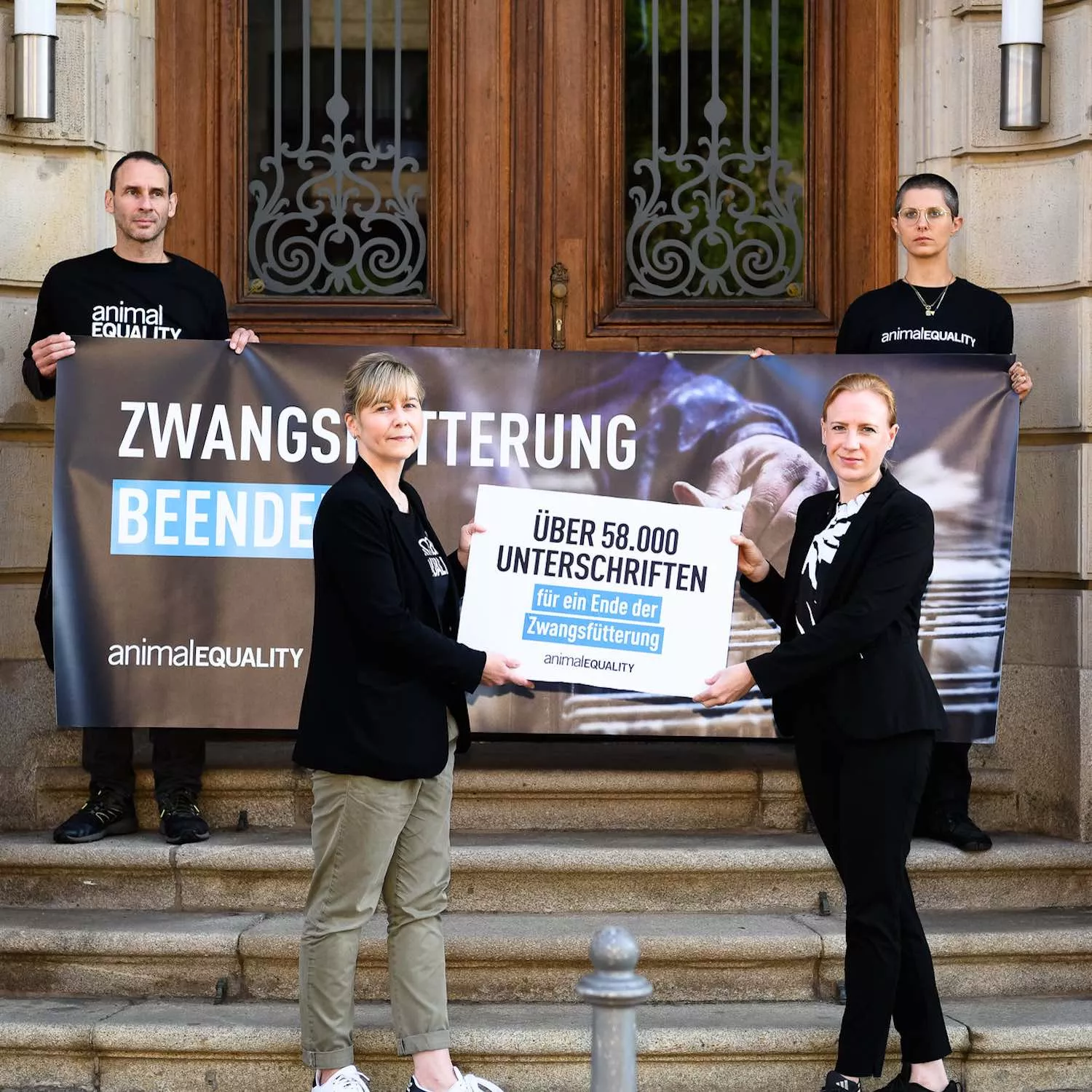 Animal Equality handed over 58,000 signatures to the Federal Government Commissioner for Animal Welfare, Ariane Kari.